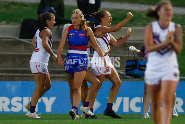 AFLW 2022 Round 10 - Western Bulldogs v Fremantle - A-654752