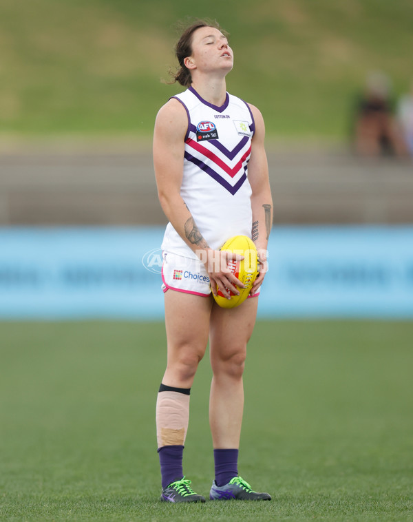 AFLW 2022 Round 10 - Western Bulldogs v Fremantle - A-654764