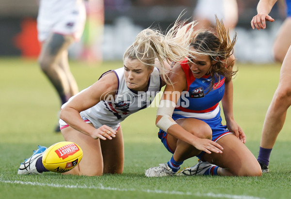 AFLW 2022 Round 10 - Western Bulldogs v Fremantle - A-657340