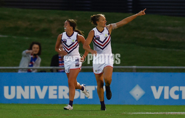 AFLW 2022 Round 10 - Western Bulldogs v Fremantle - A-657343