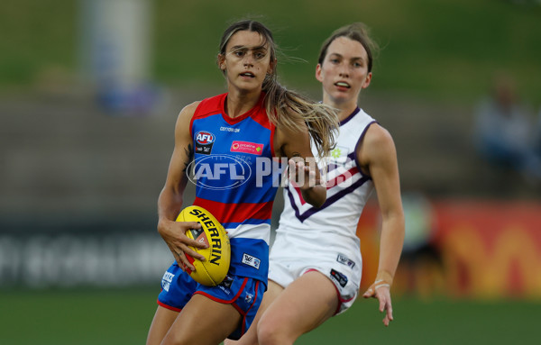 AFLW 2022 Round 10 - Western Bulldogs v Fremantle - A-657348