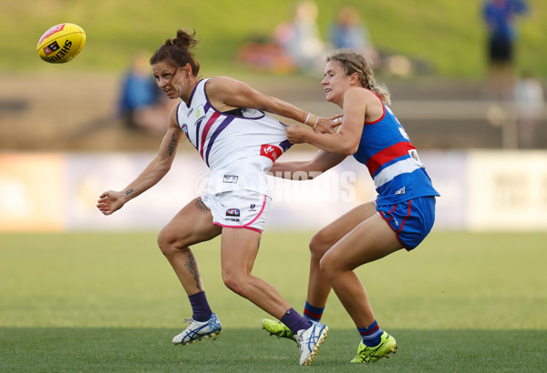 AFLW 2022 Round 10 - Western Bulldogs v Fremantle - A-657378