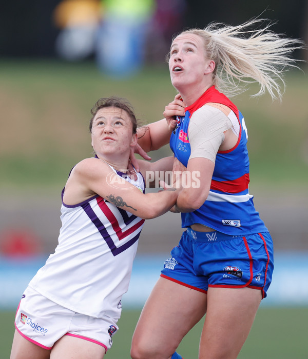 AFLW 2022 Round 10 - Western Bulldogs v Fremantle - A-657383