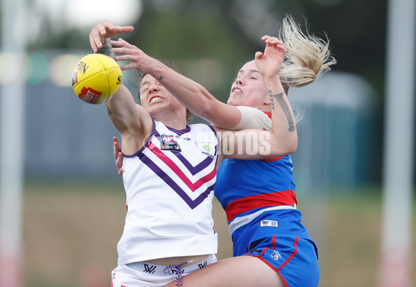 AFLW 2022 Round 10 - Western Bulldogs v Fremantle - A-657385
