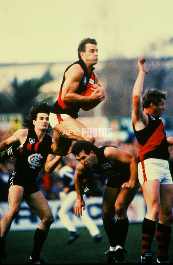 VFL 1980's - Essendon v Carlton - 27567