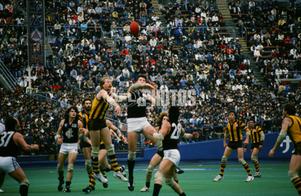 VFL 1980's - Hawthorn v Carlton - 26901