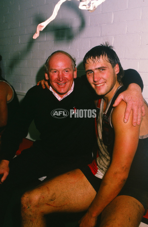 VFL 1988 - St Kilda Saints - 27324