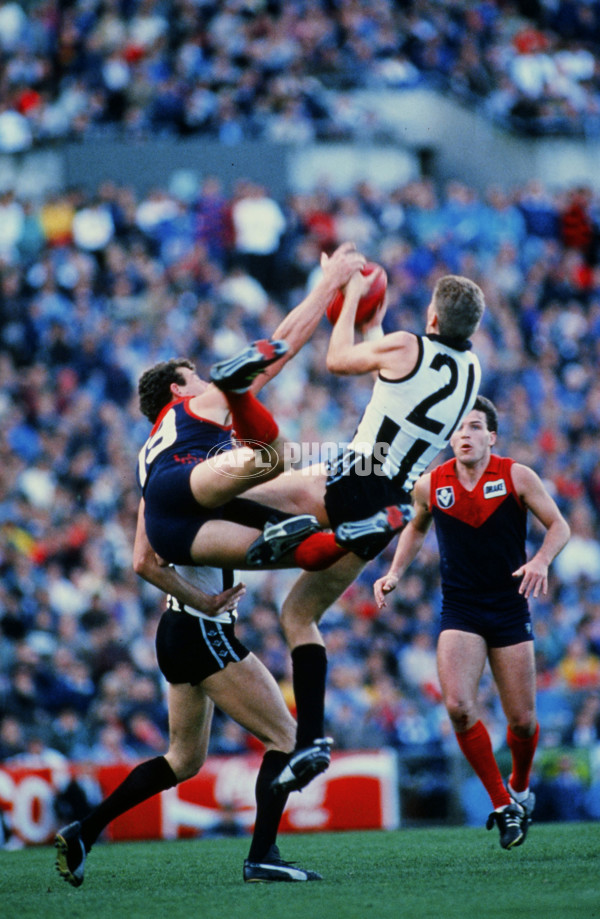 VFL 1980's - Collingwood v Melbourne - 28683
