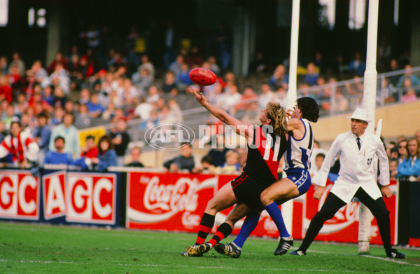 VFL 1980's - North Melbourne v Essendon - 29709