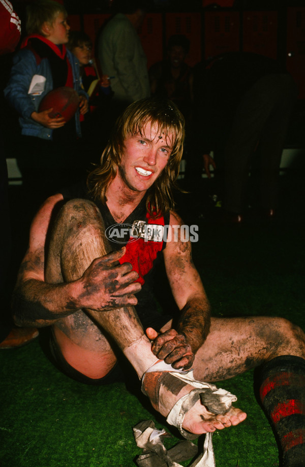 VFL 1989 - Essendon Bombers - 29708