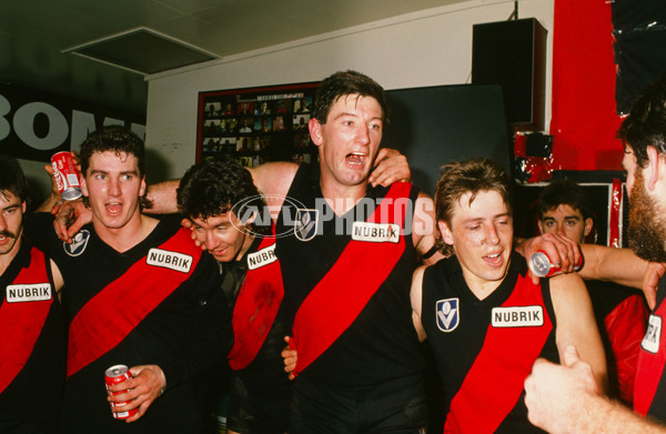 VFL 1989 - Essendon Bombers - 29799