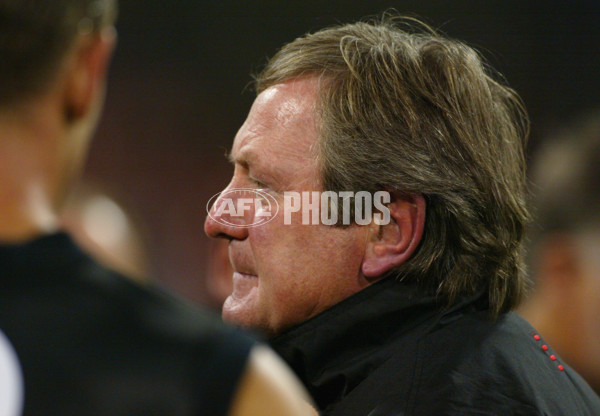 AFL 2002 Rd 1 - Essendon v Geelong - 132107