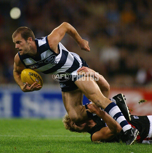 AFL 2002 Rd 1 - Essendon v Geelong - 132774