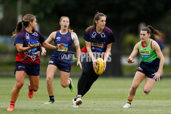 AFLW 2022 S7 Training - Melbourne 241122 - A-779336