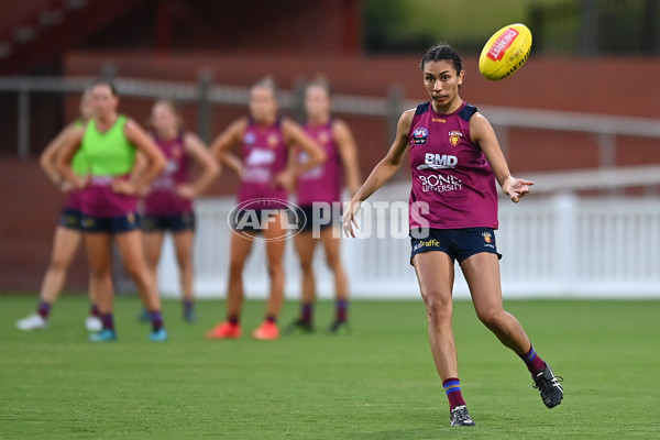 AFLW 2022 S7 Training - Brisbane Lions 241122 - A-779407