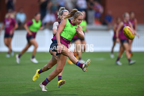 AFLW 2022 S7 Training - Brisbane Lions 241122 - A-781353