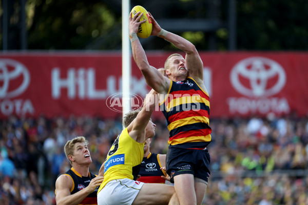 AFL Rd 2 - Adelaide v Richmond - A-976695