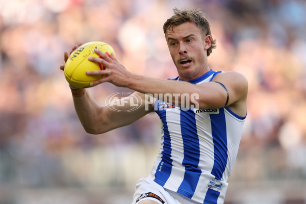 AFL Rd 2 - Fremantle v North Melbourne - A-981218